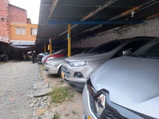 Foto 6 de Te vendo parqueadero en terreno plano para que hagas un centro comercial de calle a calle o lo dejas como parqueadero, bien barato en Barbosa.