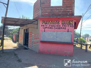 Chalet con locales en esquina de Ingeniero Allan, Florencio Varela