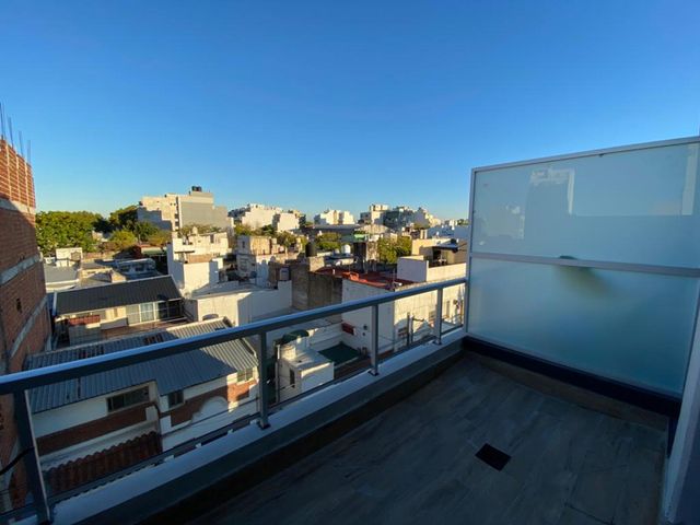 VENTA DEPTO DUPLEX 2 AMB. V. URQUIZA PARRILLA TERR