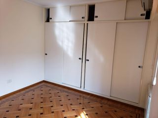 Casa 4 ambientes con cochera - Liniers