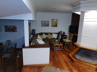 Casa en venta - 4 dormitorios 2 baños - Cochera - 250mts2 - La Plata