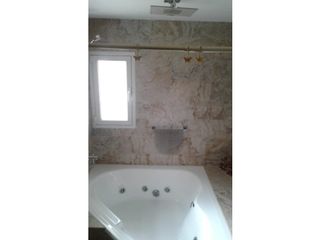 VENTA DE VIVIENDA EN FALDA DEL CARMEN - VIV0260