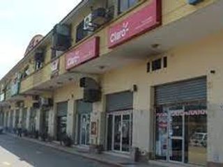 Alquiler de local comercial en Plaza Sai Baba, ave Juan Tanca Marengo.