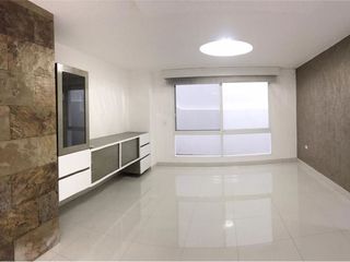 Foto 1 de casa de venta en manta zona sur