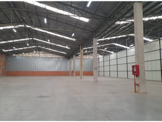 Foto 3 de BODEGA EN ARRIENDO MADRID 2500 M2