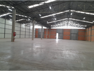 Foto 4 de BODEGA EN ARRIENDO MADRID 2500 M2