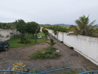 Puerto Cayo - Villa La Boca: Se Vende Casa en Zona Rural y Frente al Mar en Puerto Cayo