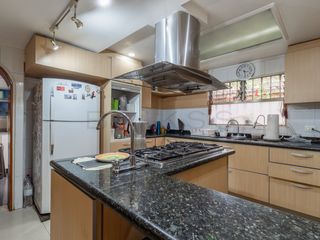 Foto 9 de casa en venta en niza. Cod V6213