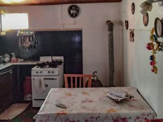 Foto 15 de GUIDEK - STASIUK PROPIEDADES VENDE EXCELENTE PROPIEDAD SOBRE CALLE UCRANIA