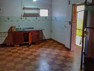 Foto 20 de GUIDEK - STASIUK PROPIEDADES VENDE EXCELENTE PROPIEDAD SOBRE CALLE UCRANIA