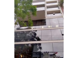 Tres pisos de impecables Oficinas, Planta Libre c/Cochera Fija  - Palermo