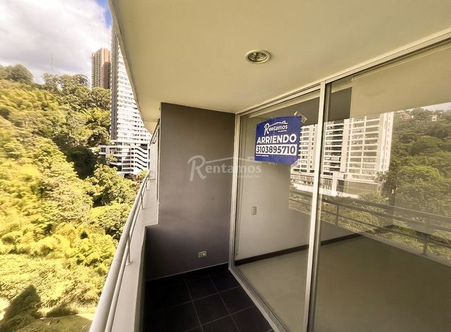 Apartamento en arriendo en Medellín en El Poblado Loma Del Indio