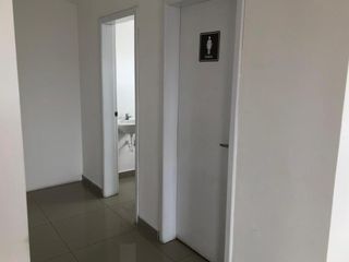 Foto 2 de VENDO O RENTO CASA IDEAL PARA EMPRESAS SECTOR  BARRIO JIPIJAPA