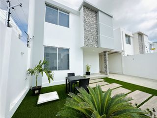 Foto 1 de CASAS EN URB CRISTAL AZUL