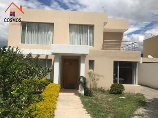 Casa en Venta en Mitad Del Mundo