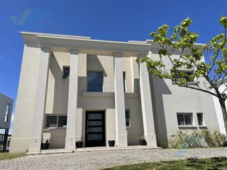 Foto 1 de Casa - Puertos del Lago