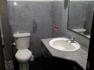 Foto 7 de Juan tanca marengo se alquila bodegas con oficinas