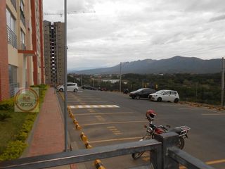 Foto 3 de apartamento en venta en altos del moral. Cod V10621