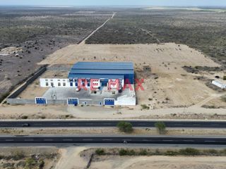 Foto 5 de ¡GRAN OPORTUNIDAD DE INVERSIÓN! ☀️

SE vende terreno amplio de 5 hectáreas (250 m de frente x 200 de fondo), ubicado a solo 200 metros de la Av pana
