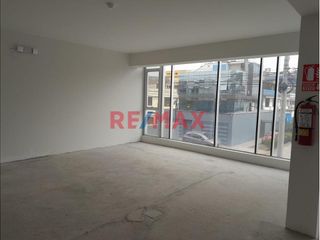 Foto 1 de Se Vende Linda Y Moderna Oficina  178.46 M2 En Urb. Santa Catalina, La Victoria