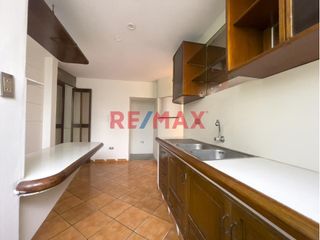 Foto 2 de Se alquila departamento duplex en 2do y 3er piso. Ubicado a una cuadra del parque grande de california, cerca a Av. Los Ángeles, Av. Fátima y Av. Larc
