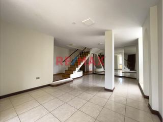 Foto 1 de Se alquila departamento duplex en 2do y 3er piso. Ubicado a una cuadra del parque grande de california, cerca a Av. Los Ángeles, Av. Fátima y Av. Larc