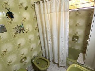 Foto 7 de Casa 4 ambs, garaje 1 auto y hermoso fondo !