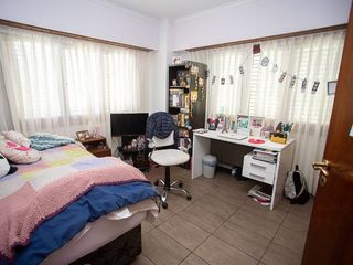 Casa En Venta Barrio Constitución 6 Ambientes Con Parque Y Piscina