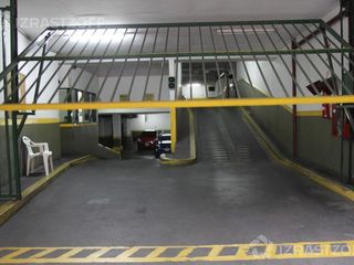 Cochera en Barrio Norte