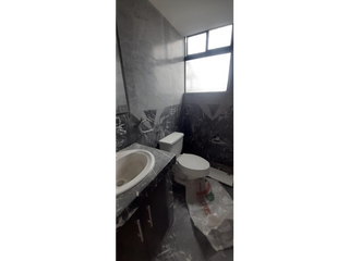 Foto 9 de OFICINA EN ARRIENDO 180 M2 - ISLA ISABELA Y TOMAS DE BERLANGA (SZ)