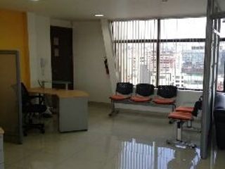 Oficina de VENTA en Av.Shyris, Centro Norte de Quito
