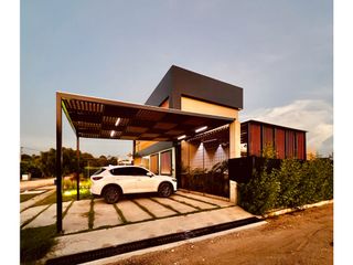 Manzanillo - Venta de Exclusiva Casa en Conjunto Palma Real.