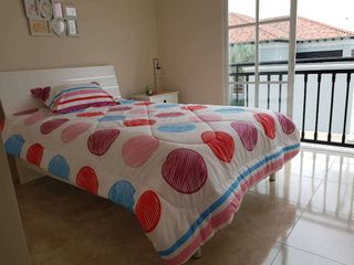 Foto 12 de Venta de casa moderna en Urb. Casalaguna/Buen financiamiento/A pocos minutos de Riocentro Dorado y Plaza Batan.