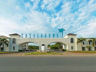 Foto 21 de Venta de casa moderna en Urb. Casalaguna/Buen financiamiento/A pocos minutos de Riocentro Dorado y Plaza Batan.