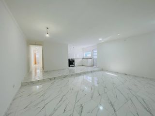 Foto 2 de Casa en venta de 2 dormitorios c/ cochera en Centro