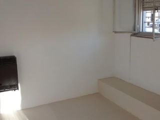 PH en venta - 2 Dormitorios - 1 Baño - 120Mts2 - La Plata