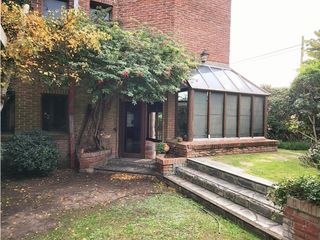 Foto 4 de Chalet seis ambientes con piscina. San Carlos. Mar del Plata. Venta.
