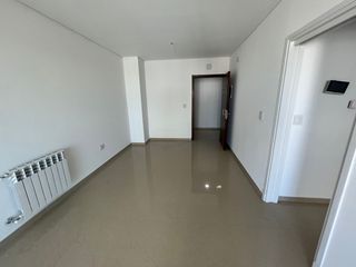 Departamento en venta de 2 dormitorios c/ cochera en Cipolletti