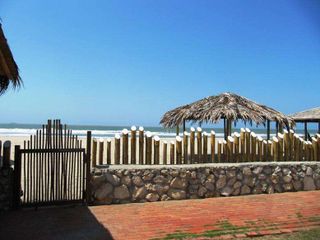 Alquiler de local para Matrimonio en La Playa Al Pie Del Mar en Playas