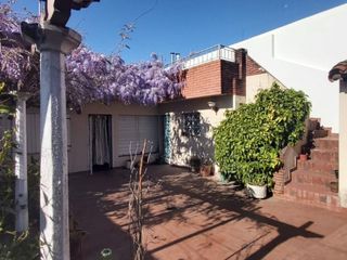 Casa  en Venta Lomas del Mirador / La Matanza (B111 371)