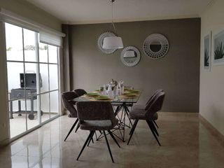 Foto 12 de Venta de casa a estrenar con acabados de lujo/Urb. Casalaguna/a 5 minutos de Riocentro Dorado.