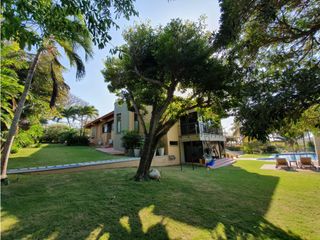 CASA UBICADA EN LAGOS DE CAUJARAL