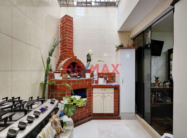 Casa en Venta en Santiago de Surco - Mehr