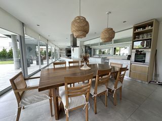 Foto 5 de Increible Casa en alquiler temporal Barrio Privado Rumenco