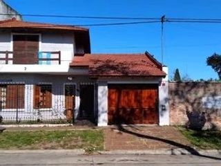 Casa en venta de 4 dormitorios c/ cochera en Luján