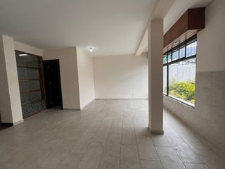 Rumipamba, Local Comercial en renta, 60 m2, 2 ambientes, 1 baño, patio