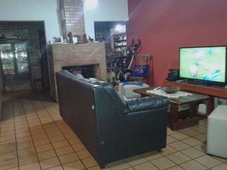 Foto 7 de VENDO IMPERDIBLE CASA CON PILETA EN BÂ° SAN LORENZO
