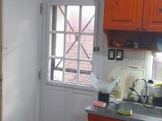 Casa en venta - 4 Dormitorios 1 Baño - Cochera - 130Mt2 - Don Bosco, Quilmes