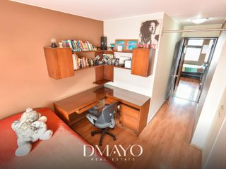 BELLO FLAT de 178 m2 con 2 Balcones - 5 Dormitorios - 2 cocheras y depósito doble en Chacarilla