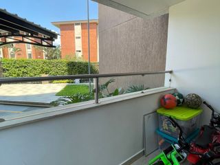 Foto 6 de apartamento en venta en urbanización la flora. Cod V16574